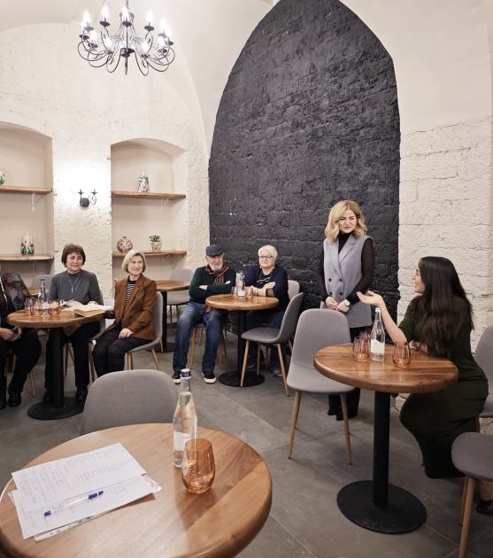 Leyla Əliyeva yaşlı nəslin nümayəndələri ilə görüşüb - FOTOLAR