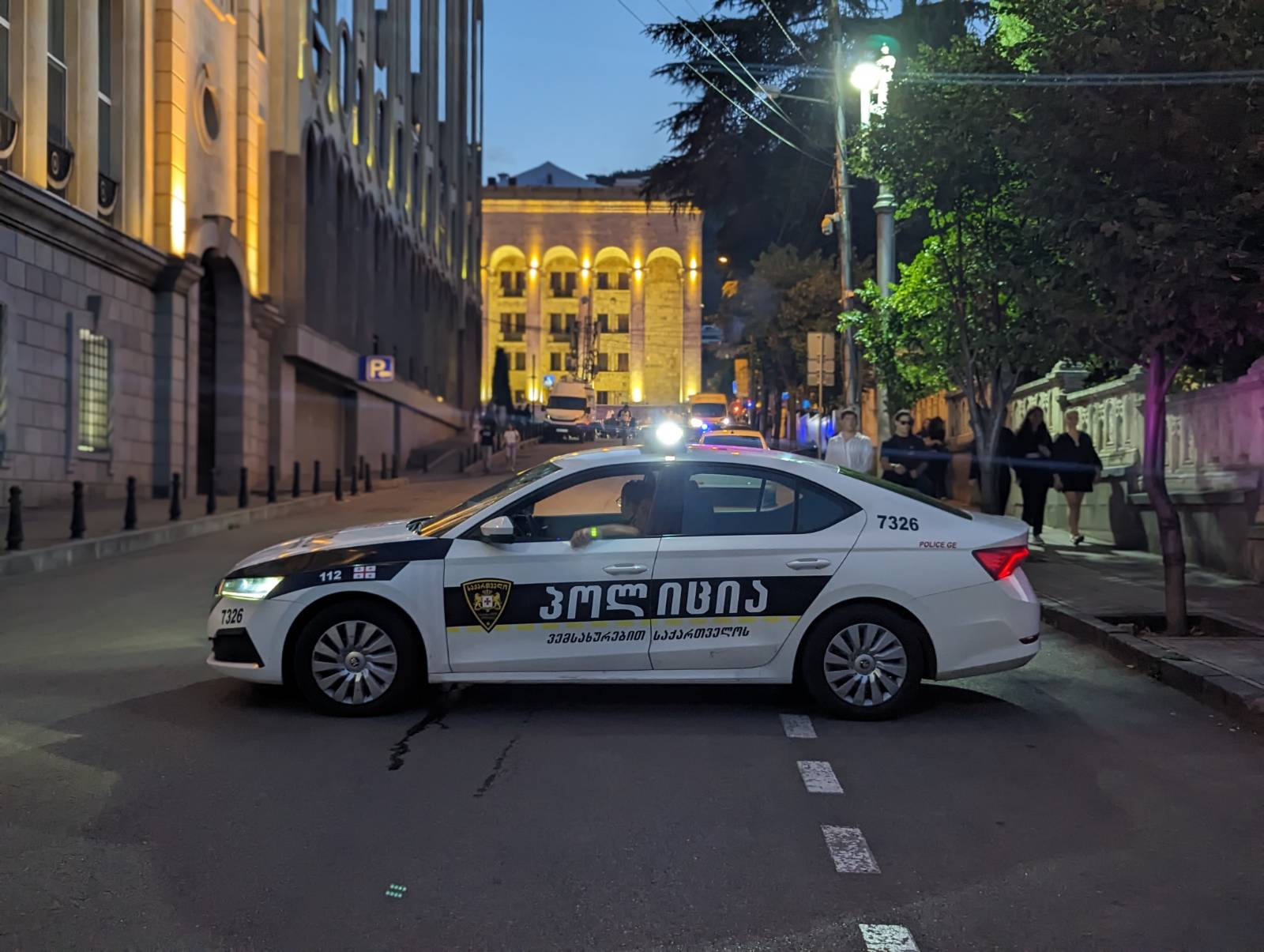 Gürcüstanda naməlum şəxs insanlara atəş açıb