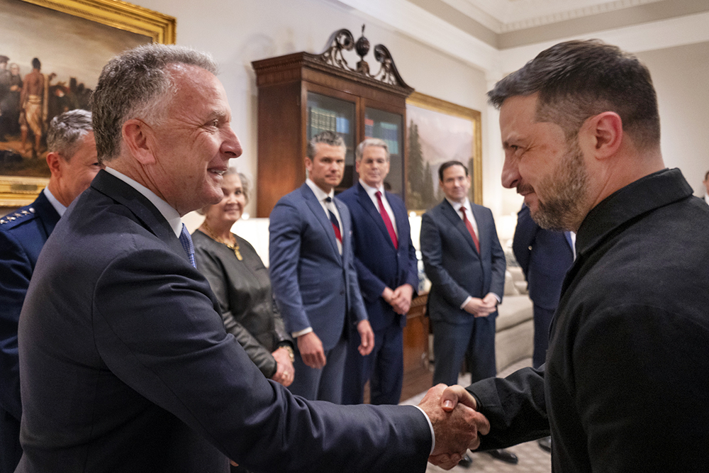 Zelenski Uitkoffla telefon danışığı aparıb