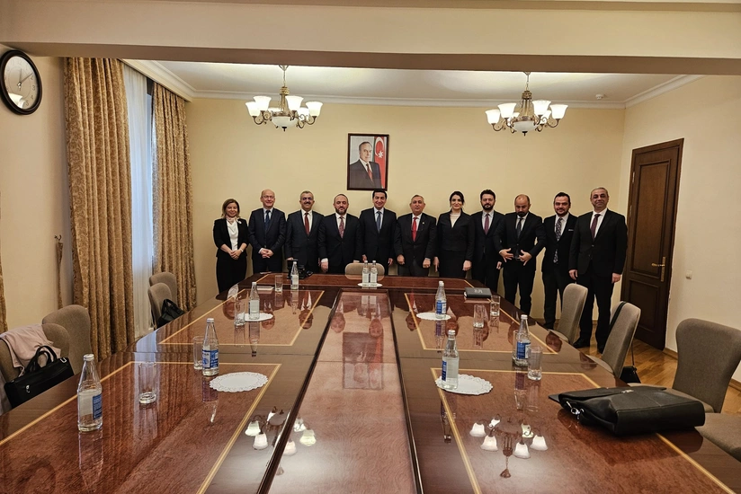 Hikmət Hacıyev Türkiyə nümayəndə heyəti ilə regional məsələləri müzakirə edib