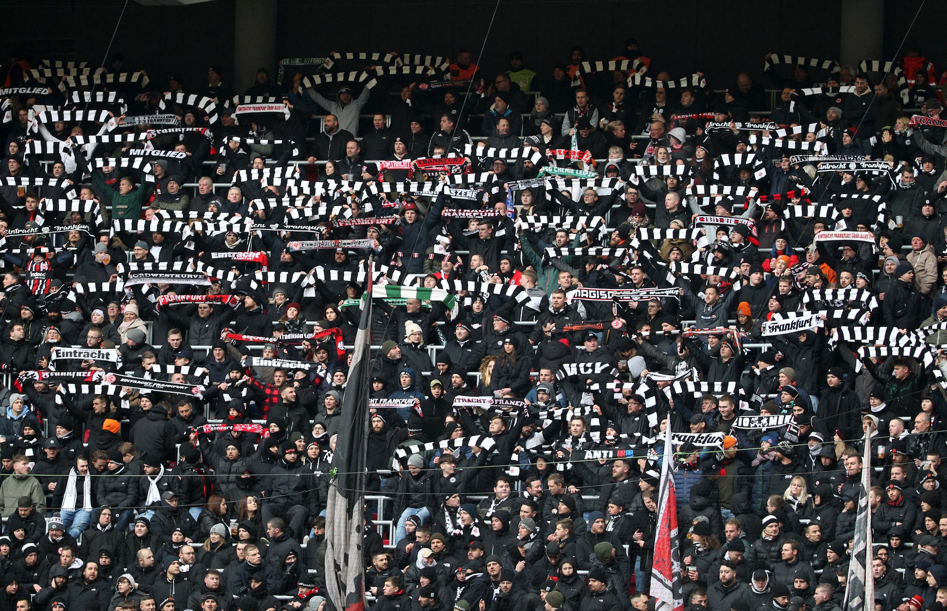 "Ayntraxt Frankfurt" Bakıda dəstəksiz qalacaq - UEFA qərar verdi