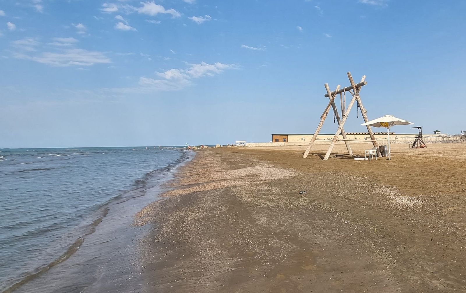 Xəzər dənizindən qanunsuz qum-çınqıl daşıyan şəxslər saxlanılıb