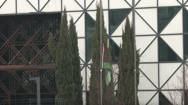 Ankaradakı Liviya səfirliyində bayraqlar yarıya endirilib