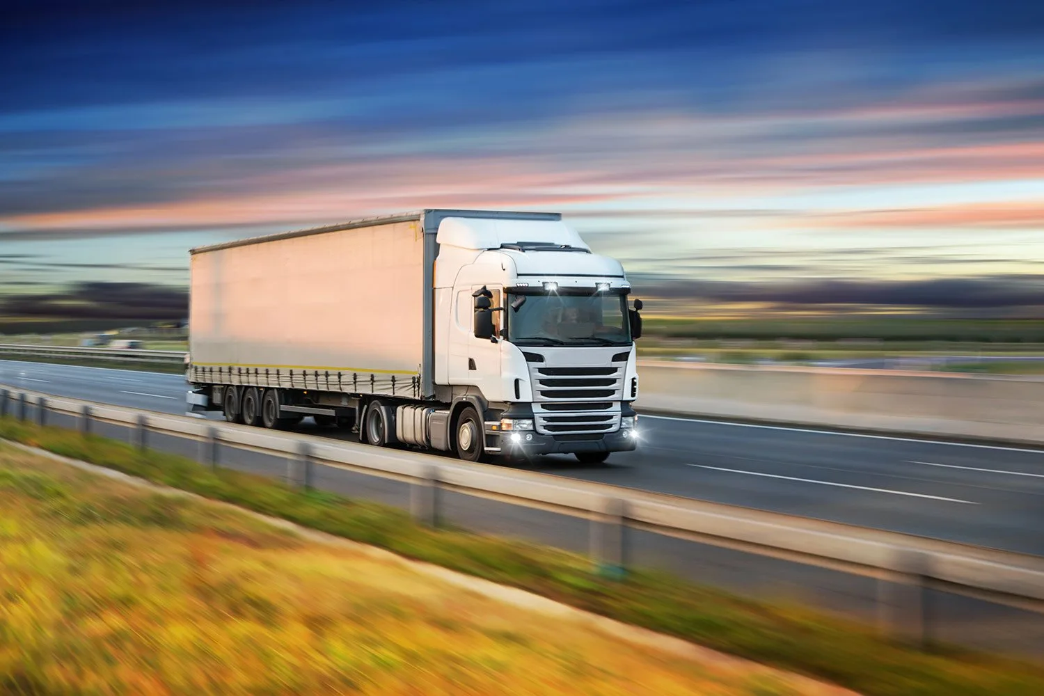 Nəqliyyat dəhlizlərində yükdaşımaların həcmi açıqlanıb