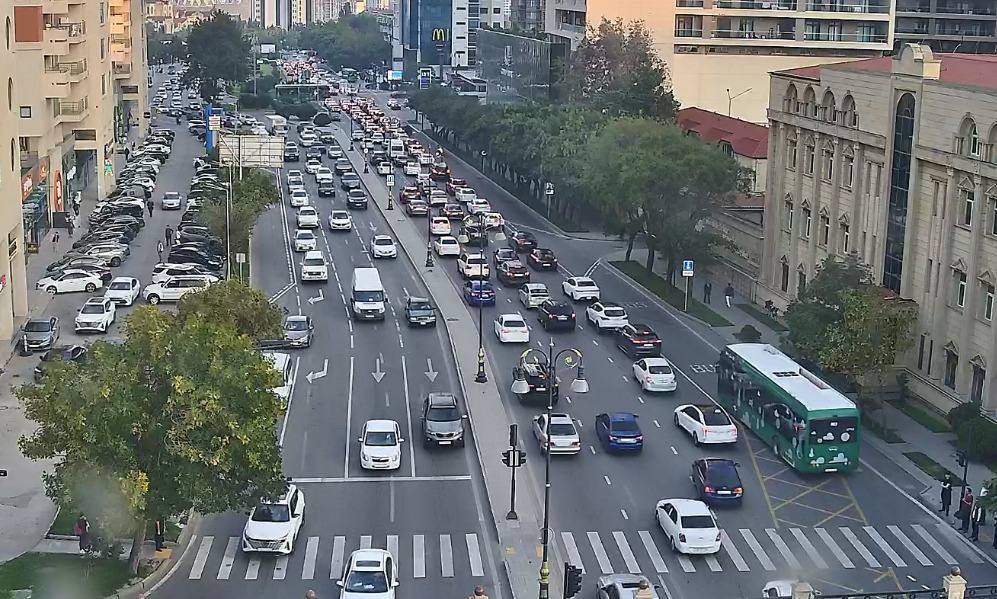 14 istiqamətdə tıxac müşahidə olunur - SİYAHI