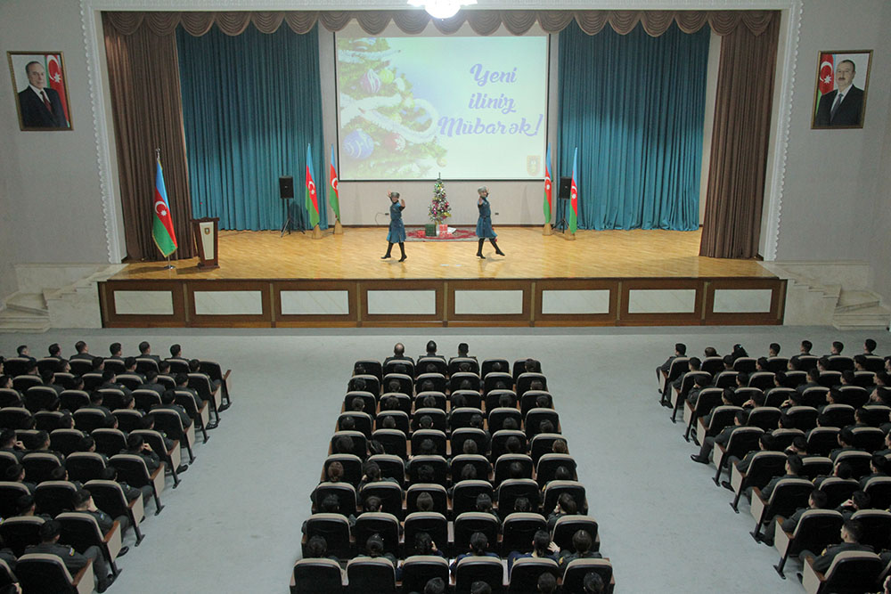 Azərbaycan Ordusunda Həmrəylik Günü və Yeni il qeyd edilib
