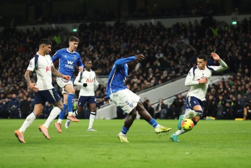 "Tottenhem" "Sanderlend"lə heç-heçə edib