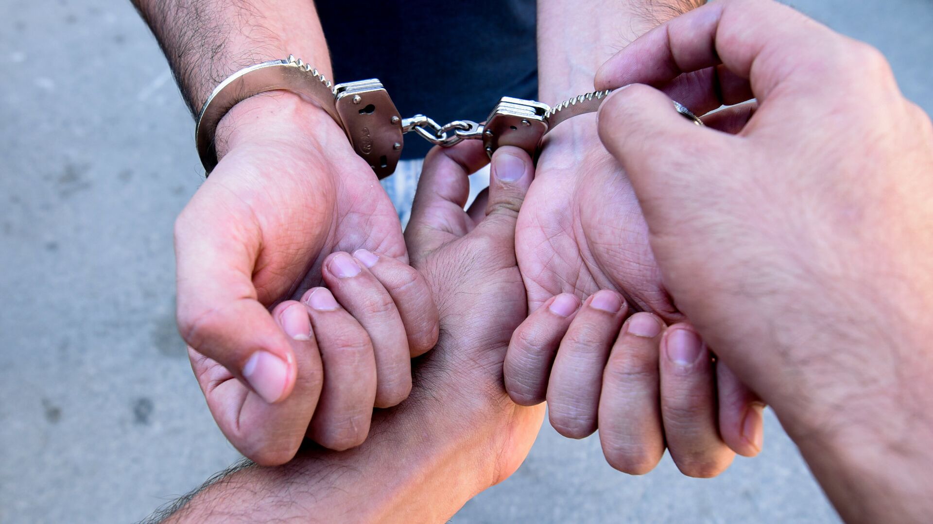 Hədə-qorxu ilə pul tələb edən şəxs saxlanılıb