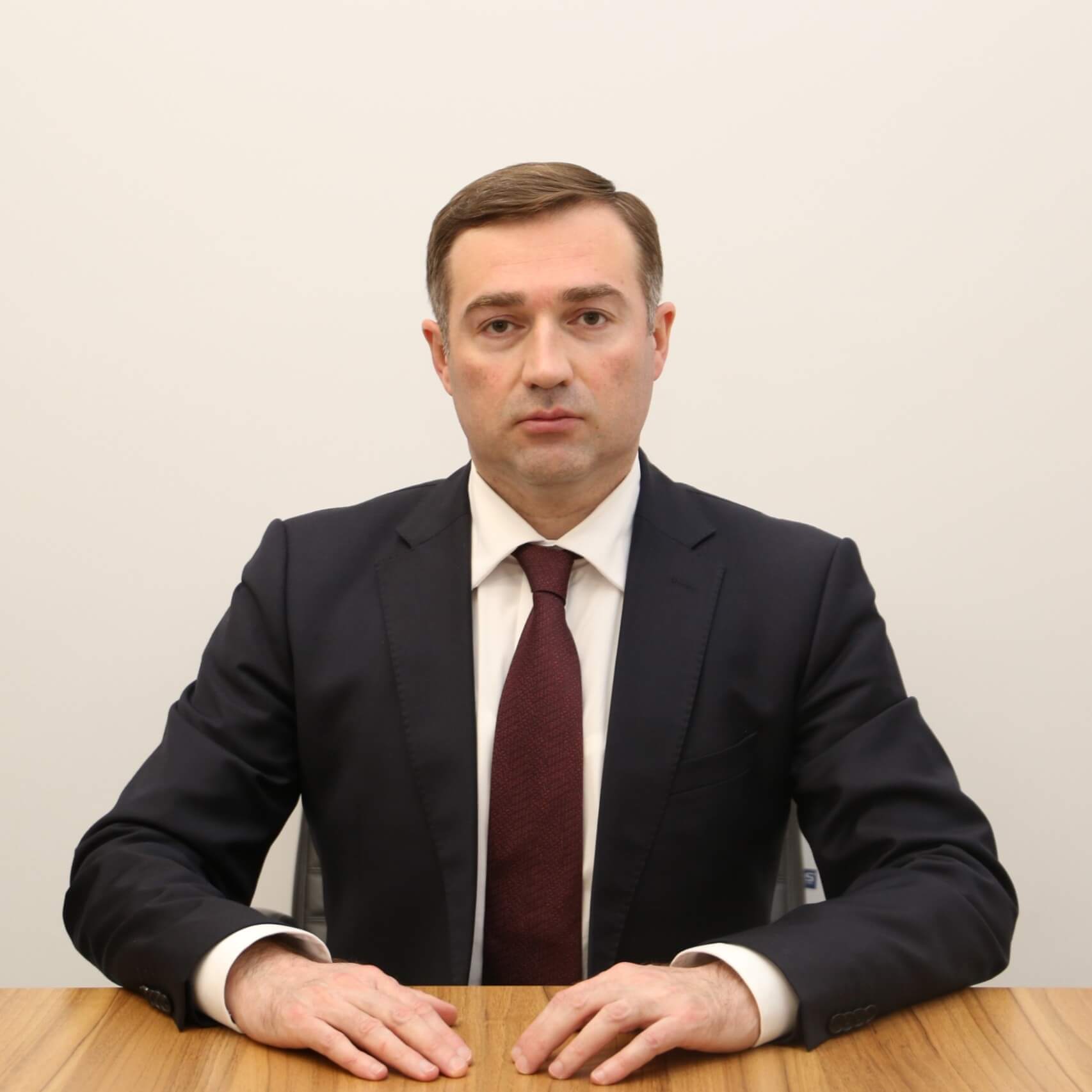 Maliyyə nazirinə yeni müavin təyin edilib