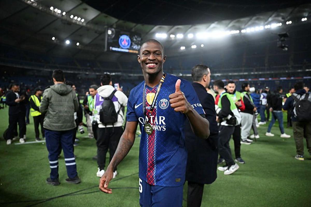 Mendeş: "PSJ Fransanın ən yaxşı komandası olduğunu göstərdi"