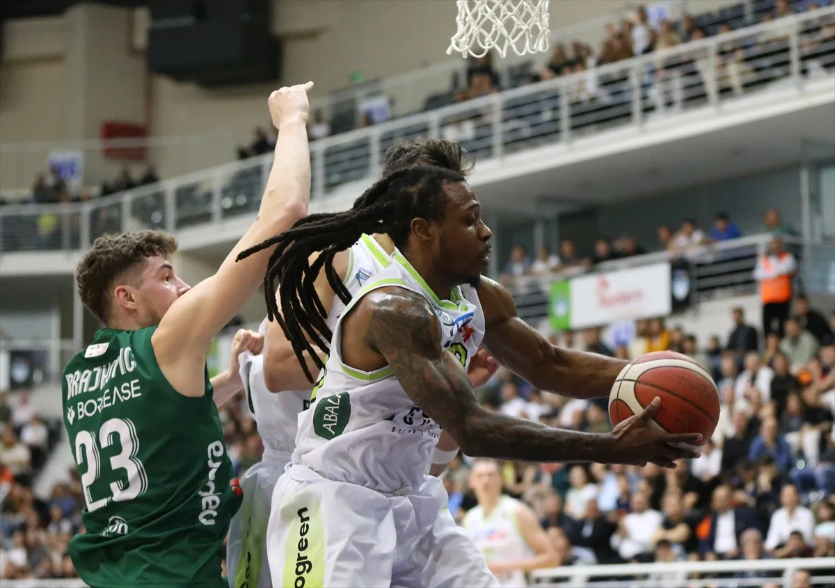 Azərbaycan klubu amerikalı basketbolçu ilə vidalaşıb