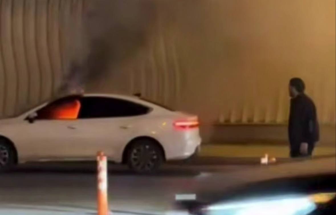 Bakıda “BYD” markalı avtomobil yanıb