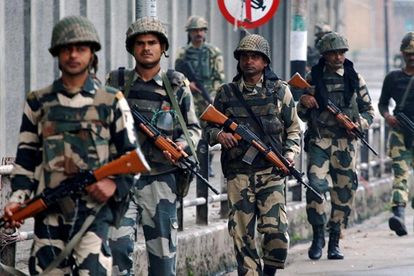 Pakistanın şimal-qərbində 11 silahlı məhv edilib