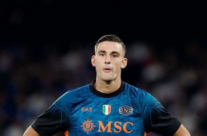 "Beşiktaş" "Napoli"də oynayan hücumçunu istəyir