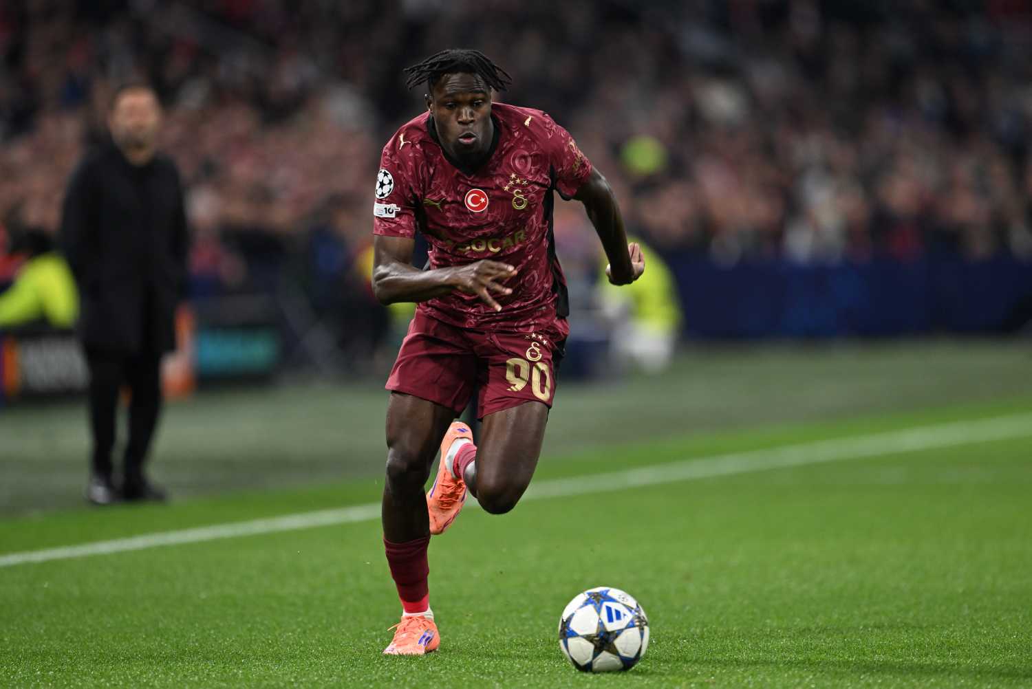 "Qalatasaray"ın müdafiəçisini İtaliya klubları istəyir