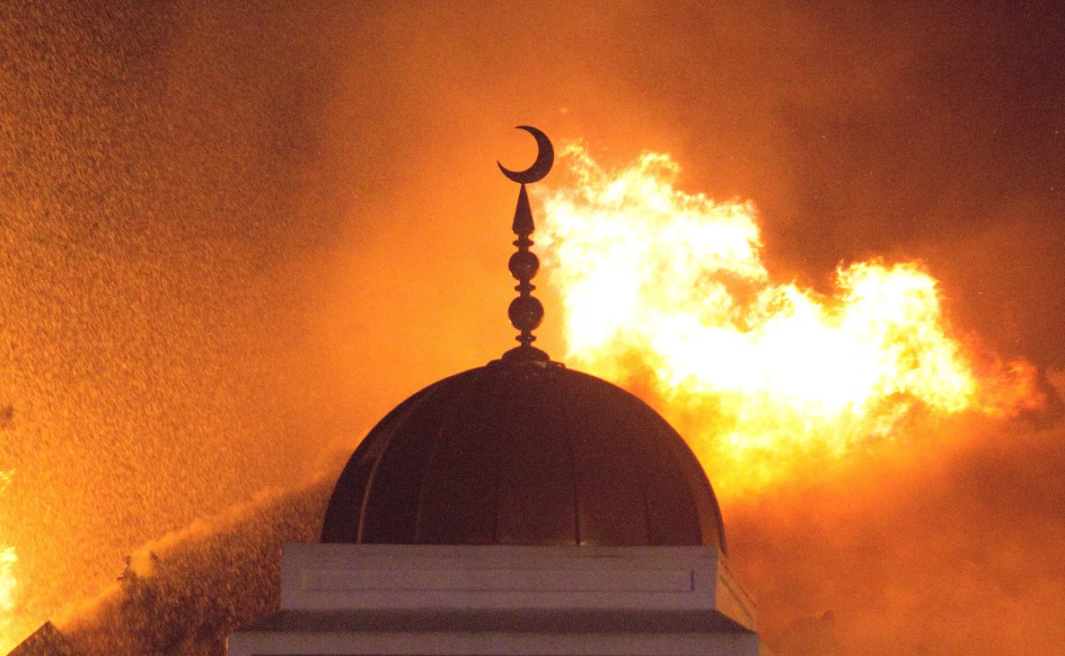 İranda günlərlə davam edən etirazlar zamanı 50-dən çox məscid yandırılıb