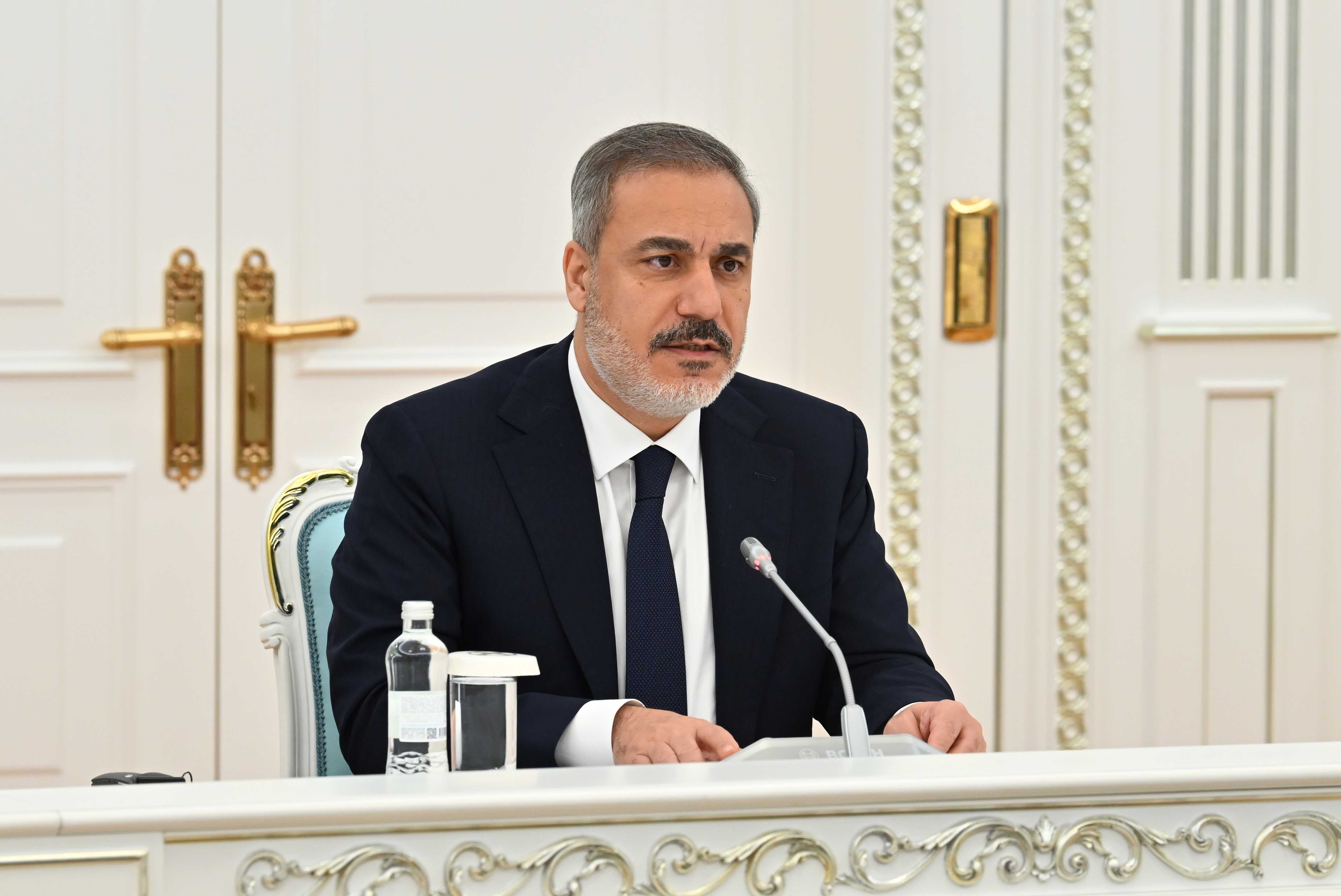 Hakan Fidan İraq və İordaniyalı həmkarları ilə telefon danışıqları aparıb