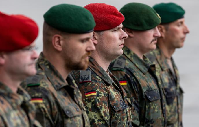 Almaniya Silahlı Qüvvələrində qoşunların sayı son 12 ildə rekord həddə çatıb