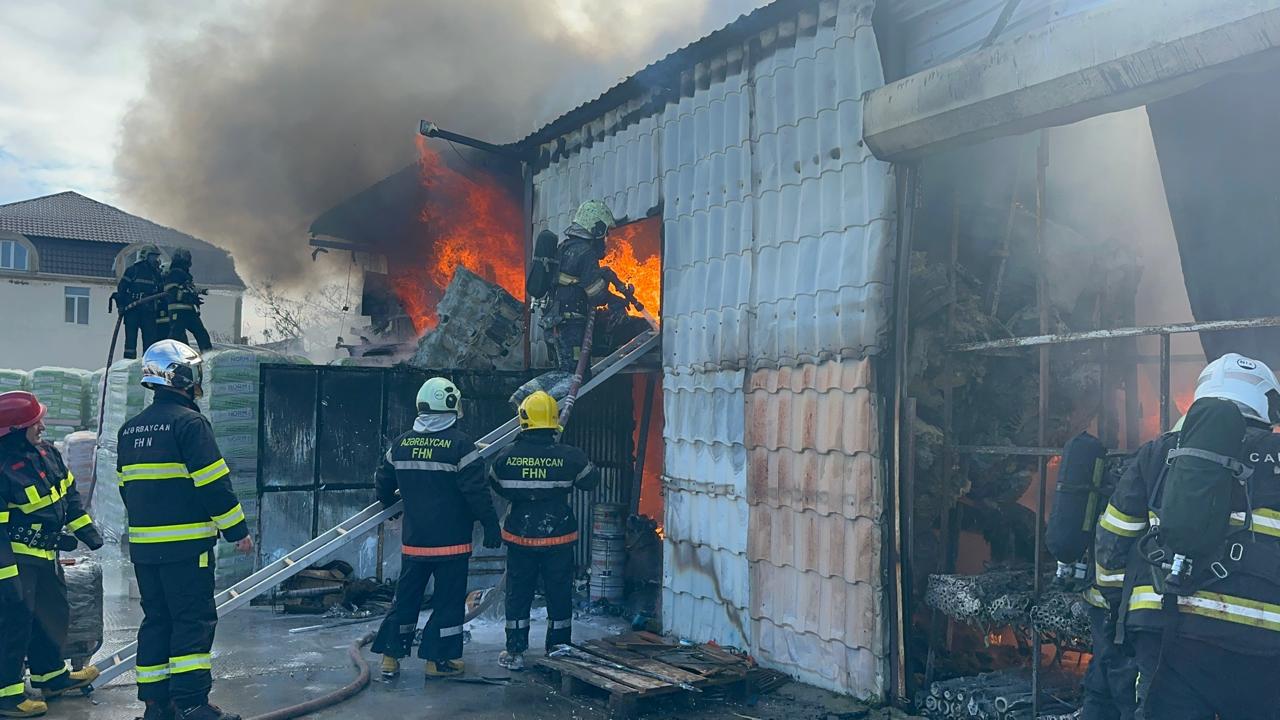 Nərimanovda obyektdə yanğın baş verib - YENİLƏNİB 3