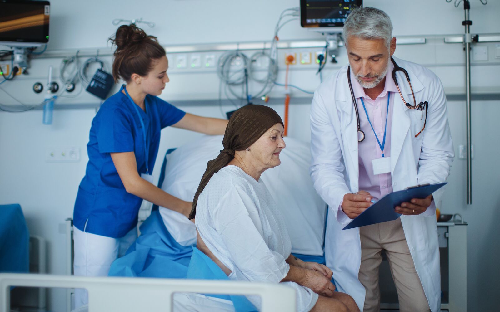 Özəl tibb müəssisələrinə onkoloji tibbi xidmət göstərməyə icazə veriləcək