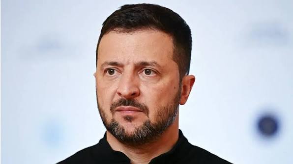 Zelenski BƏƏ-də keçirilən üçtərəfli danışıqlarla bağlı paylaşım edib