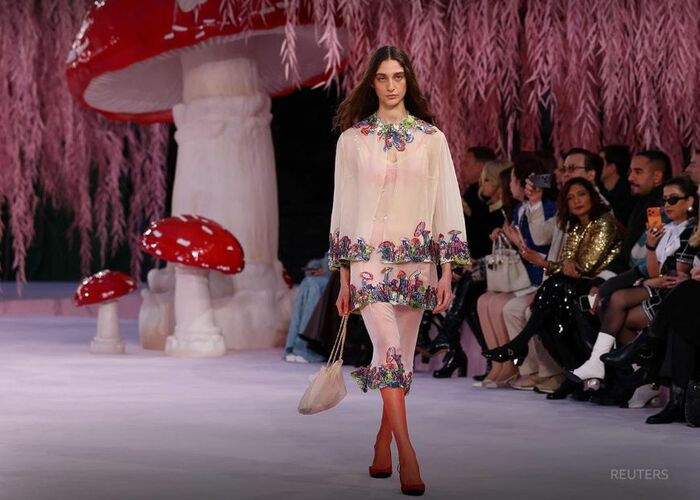 "Chanel"in 2026-cı il yaz-yay kolleksiyası Parisdə nümayiş etdirilib