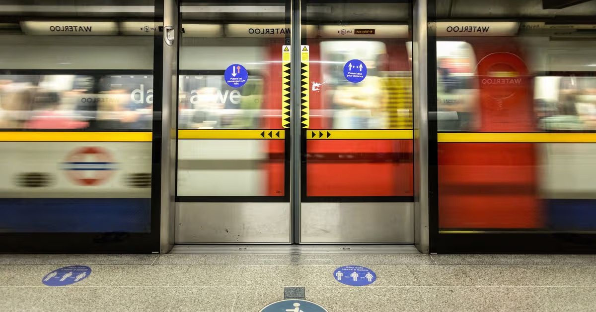 Bakı metrosunda platformalarda qoruyucu şüşə arakəsmə tətbiq oluna bilər