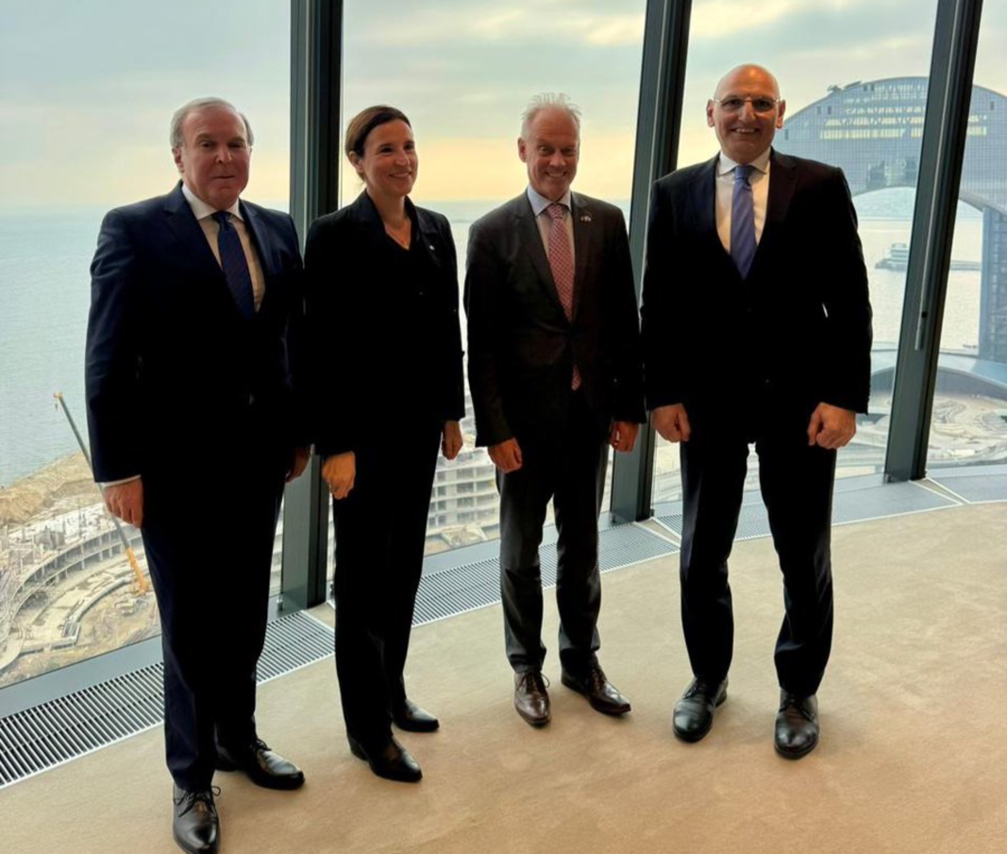 ​​​​​​​Aİ və Azərbaycan sülh gündəliyini müzakirə edib