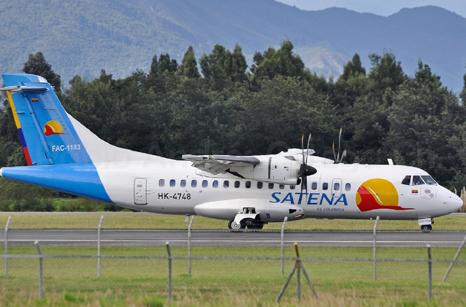 Kolumbiyada təyyarə qəzaya uğrayıb, 15 nəfər həlak olub