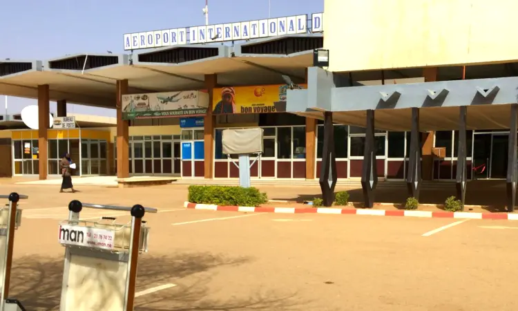 Niamey hava limanı yaxınlığında partlayışlar baş verib