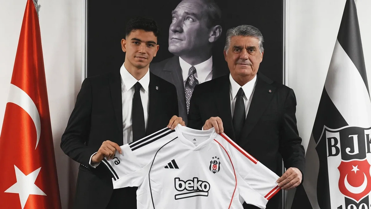 "Beşiktaş" müdafiəçi ilə gücləndi 