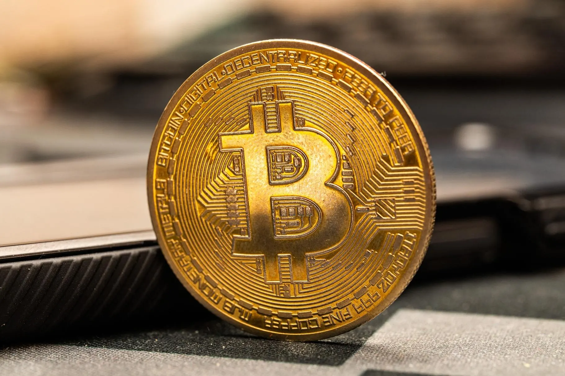 "Bitcoin"in qiyməti ucuzlaşıb