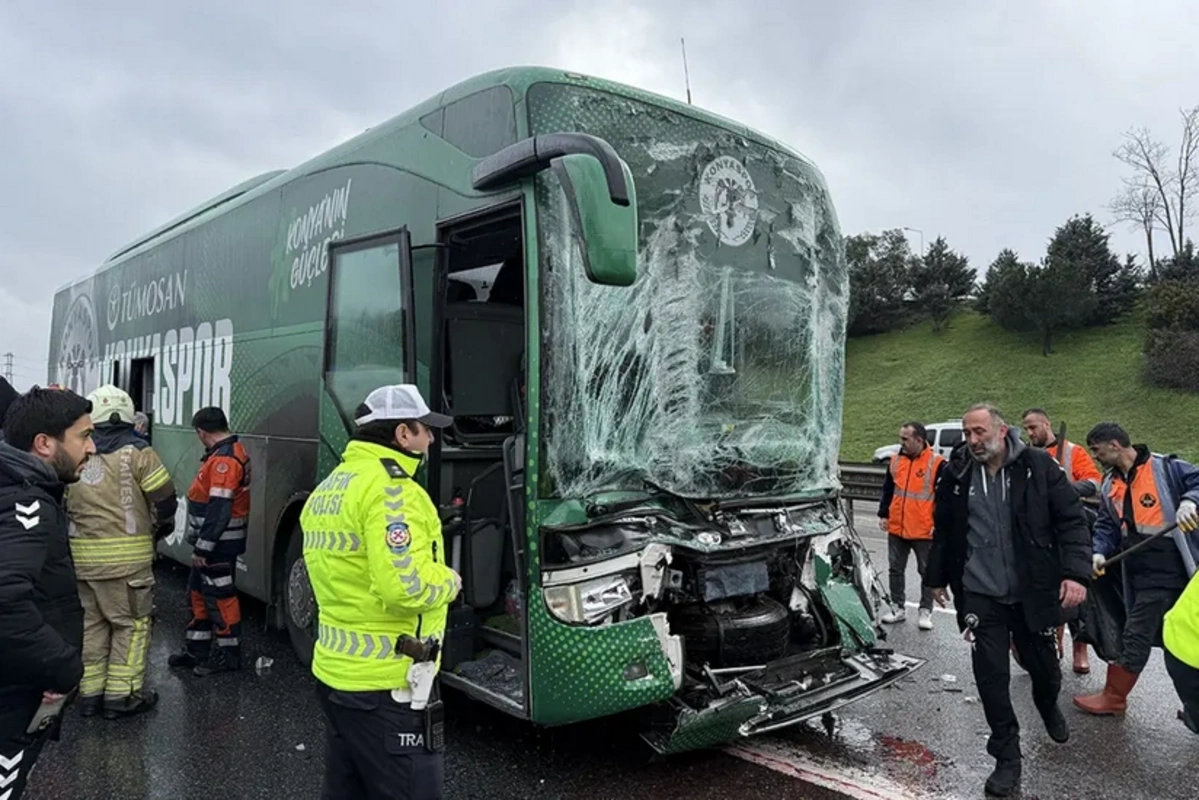 Türkiyədə futbol klubunun avtobusu qəzaya uğrayıb