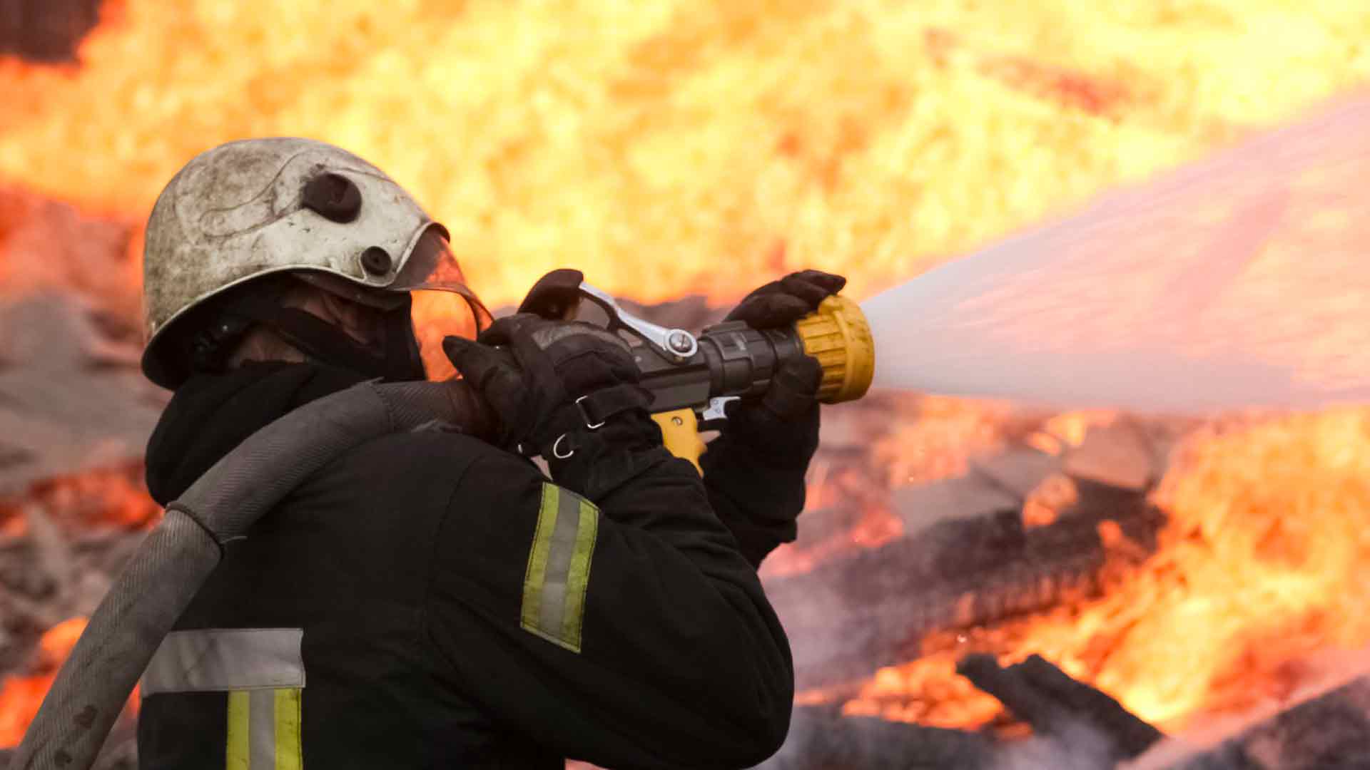 8 Noyabr prospektində restoran yanıb - VİDEO