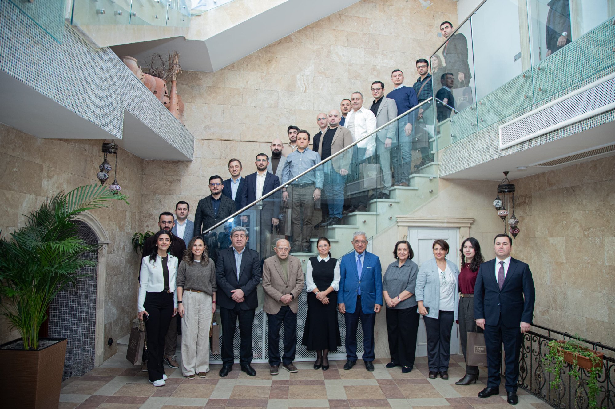 “Yüksəliş” müsabiqəsinin qalibləri üçün “Ədibin Evində Yüksəliş” silsilə görüşlərinin ilk sessiyası keçirilib