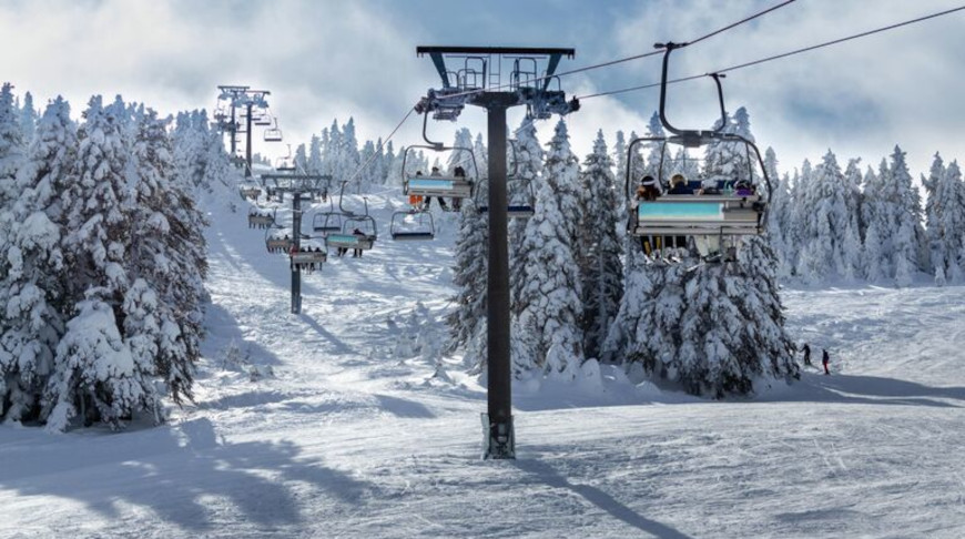 Türkiyədə xizək kurortunda 50-dən çox turist liftdə qalıb