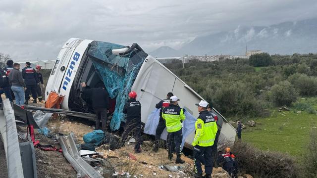 Antalyada sərnişin avtobusu aşıb, 8 nəfər ölüb - YENİLƏNİB 
