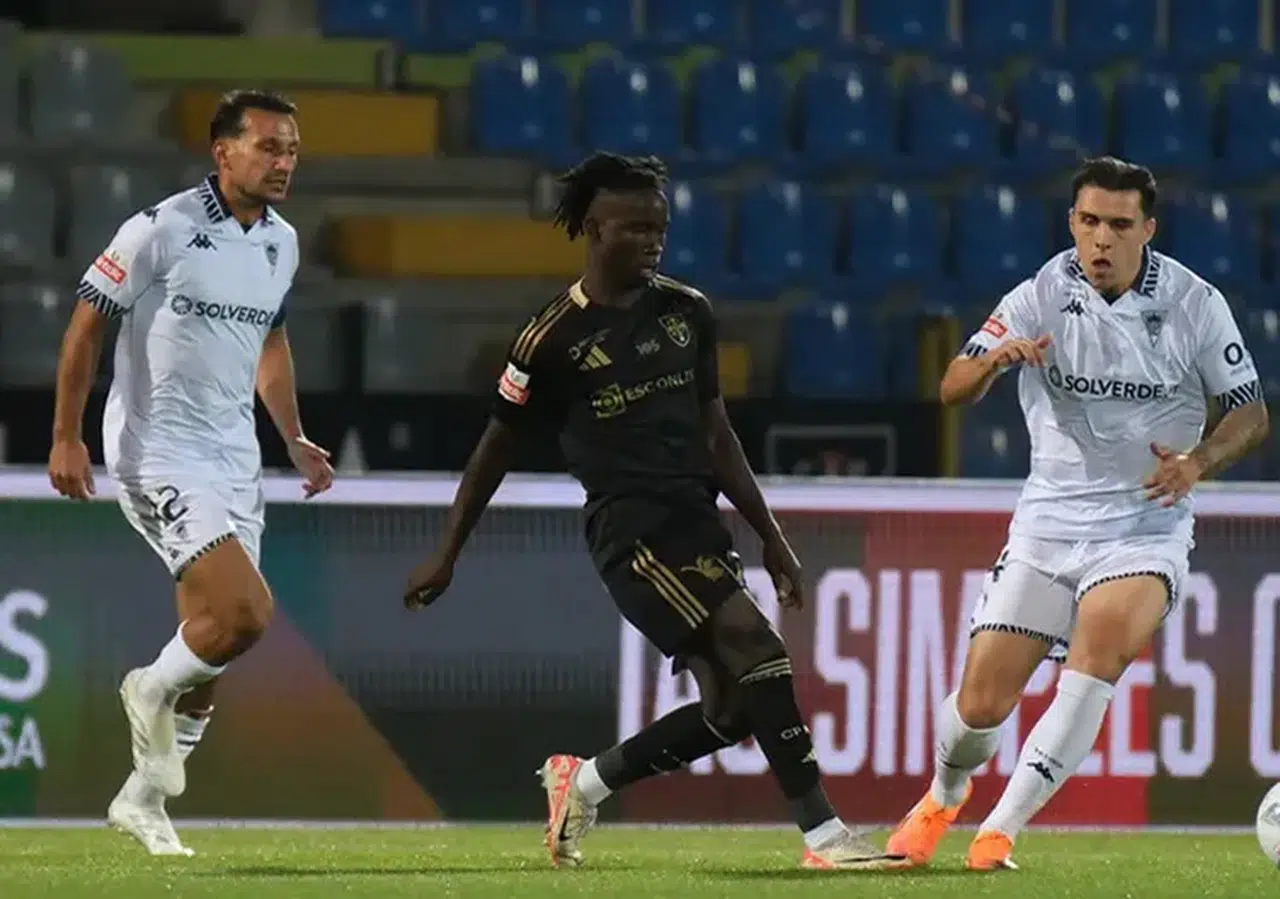 "Qalatasaray" 18 yaşlı qvineyalı yarımmüdafiəçi ilə razılıq əldə etdi 