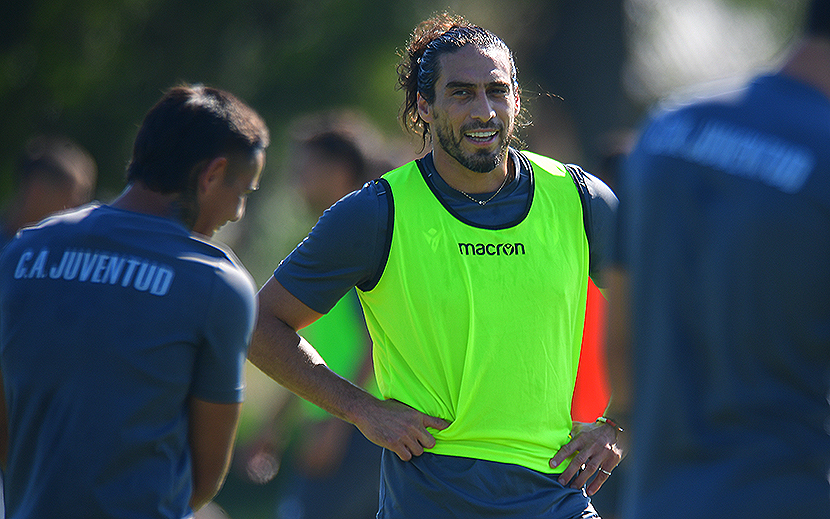 "Barselona" və "Yuventus"un sabiq müdafiəçisi Uruqvay klubuna keçdi 