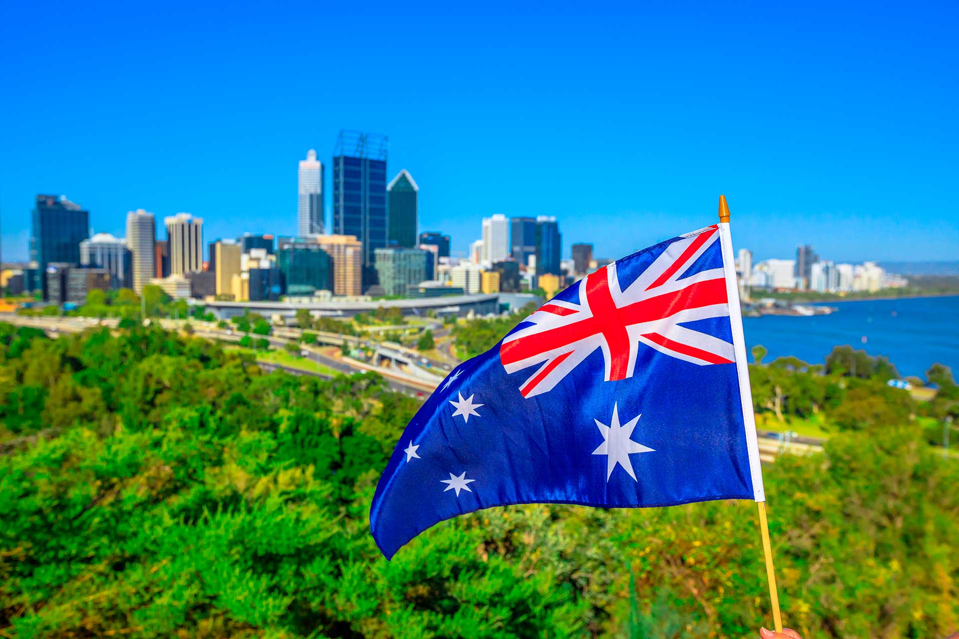 Avstraliya müdafiə çatışmazlığını aradan qaldırmaq üçün hərbi aktivlərini satır