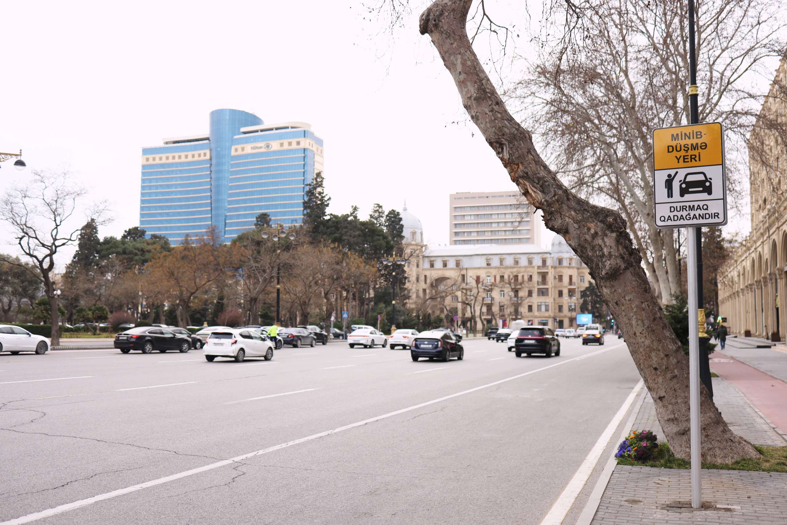 Səbail və Nəsimidə minib-düşmə yeri yaradılıb