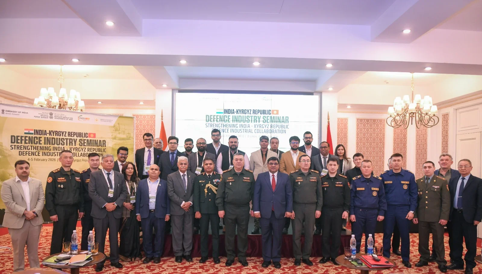 Qırğızıstan və Hindistan müdafiə sahəsində əməkdaşlığı müzakirə ediblər