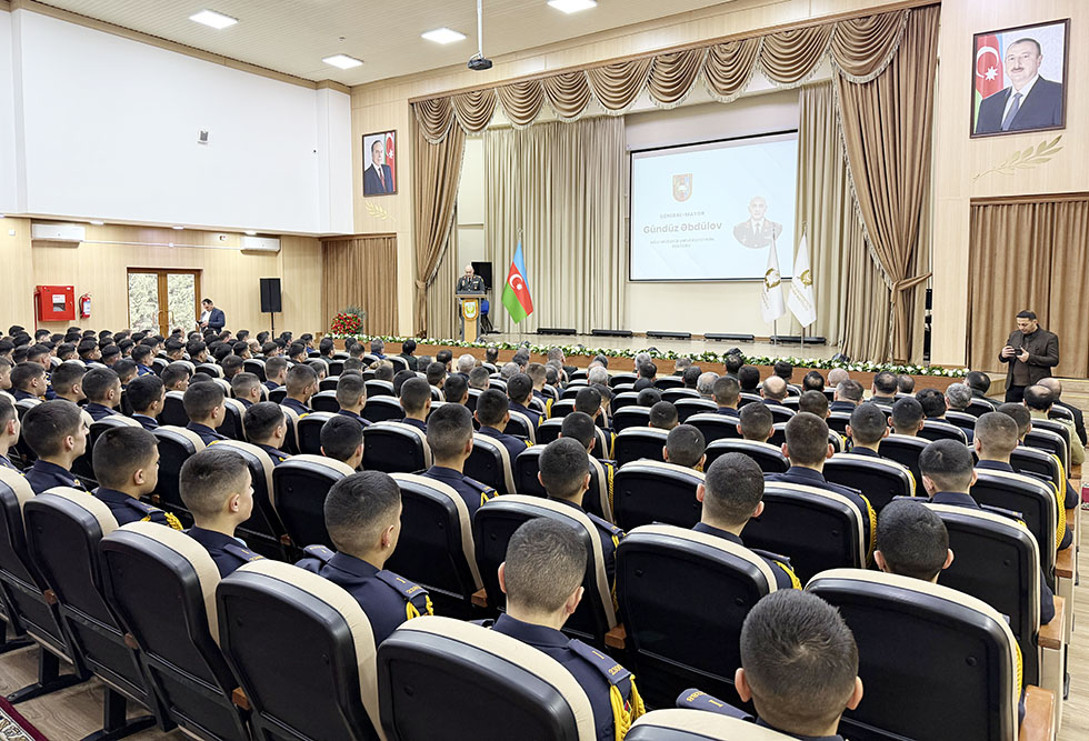 "Strateji araşdırmalar və dövlət müdafiəsini idarəetmə akademik kursu"nun buraxılış mərasimi keçirilib