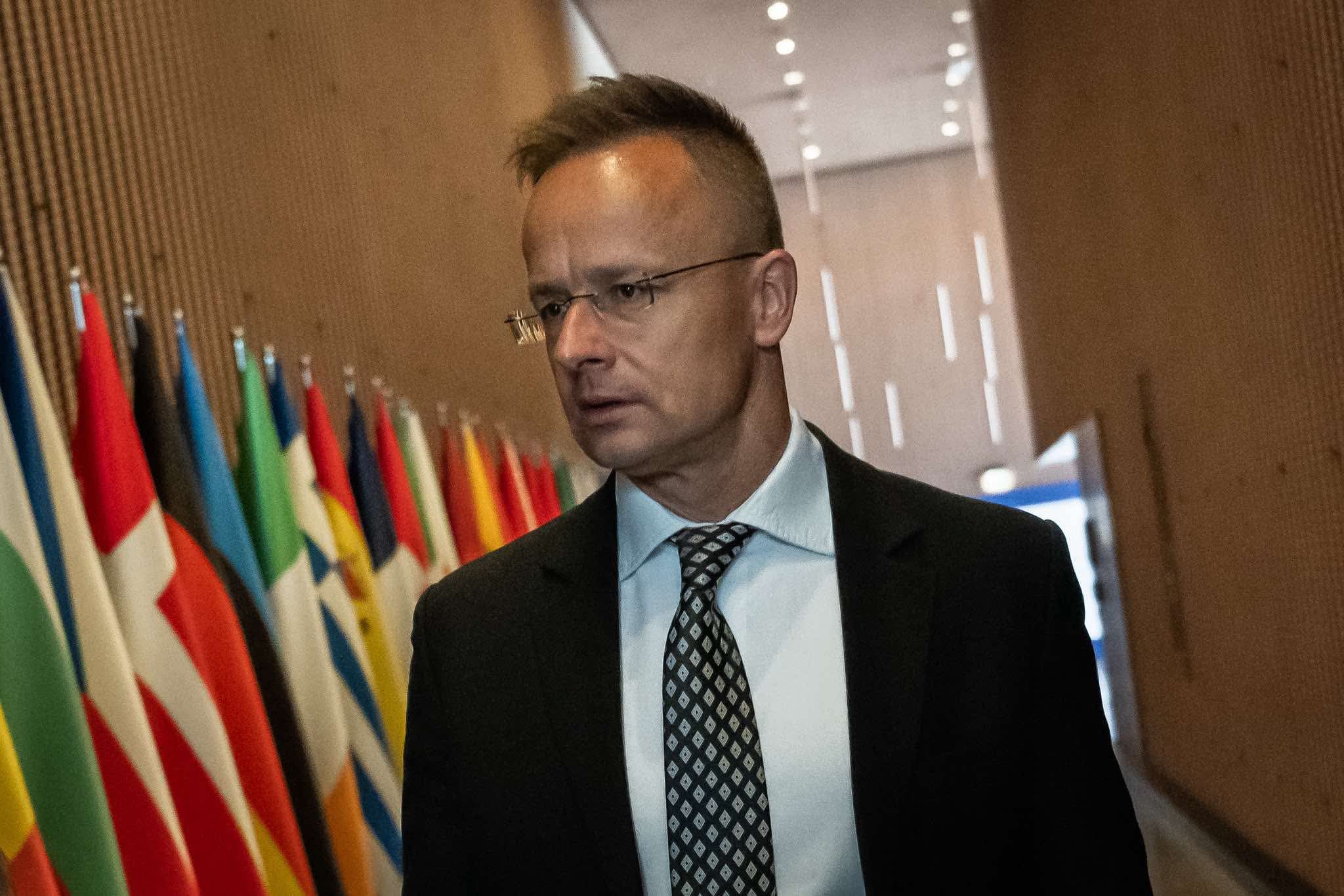 Peter Siyarto: Rusiya və ABŞ arasında razılaşmanın əldə edilməsi avropalıların maraqlarına uyğun deyil