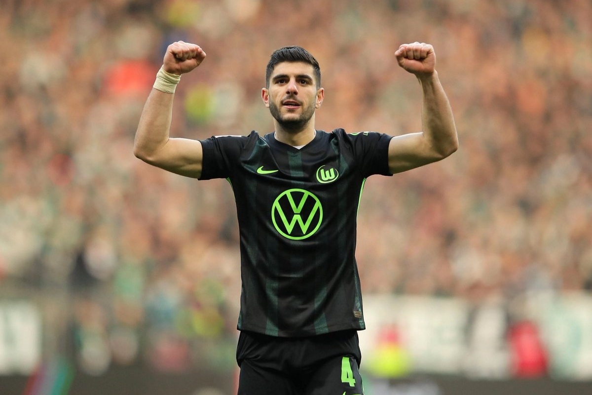 "İnter" və "Yuventus" yunan müdafiəçi ilə maraqlanır