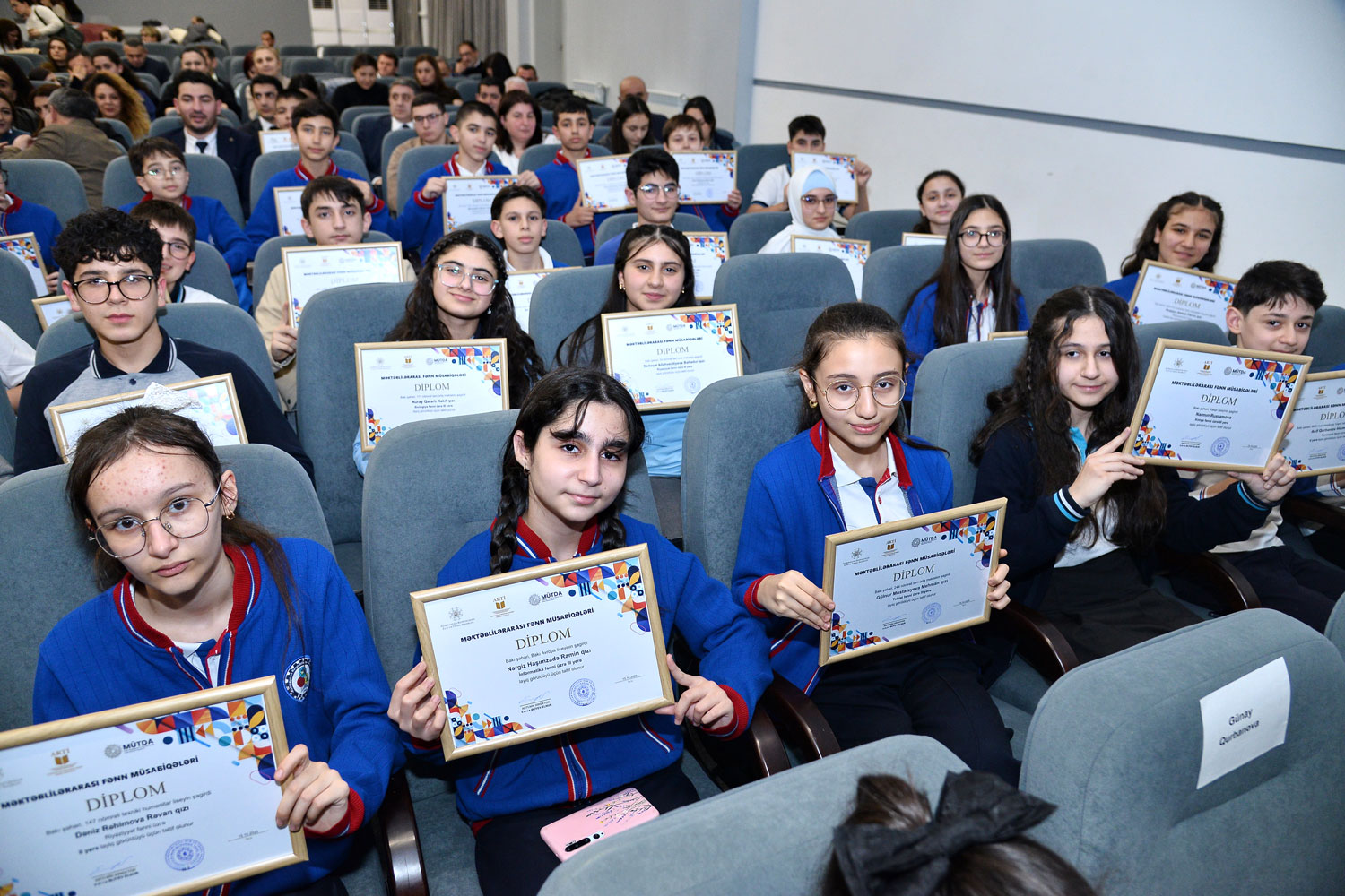 Müsabiqə və olimpiada qalibləri mükafatlandırılıb - FOTOLAR