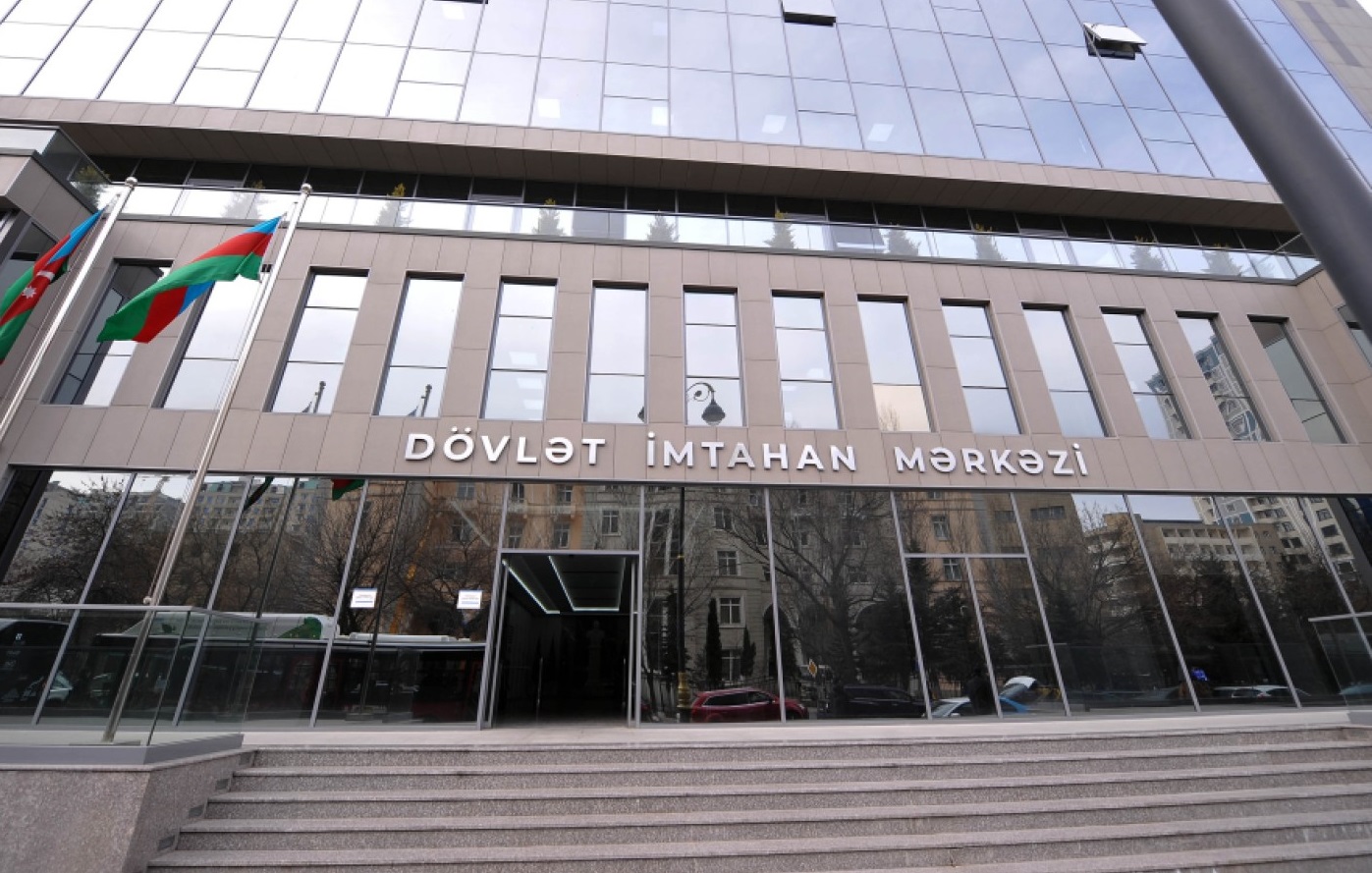 Dövlət qulluğunda inzibati rəhbər və inzibati icraçı vəzifələr üzrə müsabiqənin test imtahanına qeydiyyat elan edilib