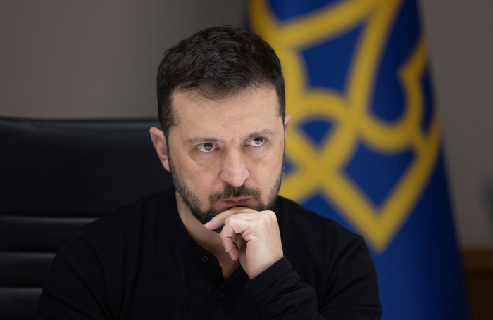 Zelenski Ukraynada seçkiləri 24 fevralda elan edə bilər