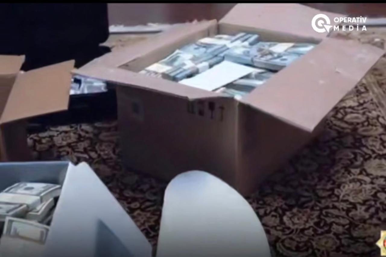 Ramiz Mehdiyevin evindən çıxan pulların görüntüləri yayılıb - VİDEO