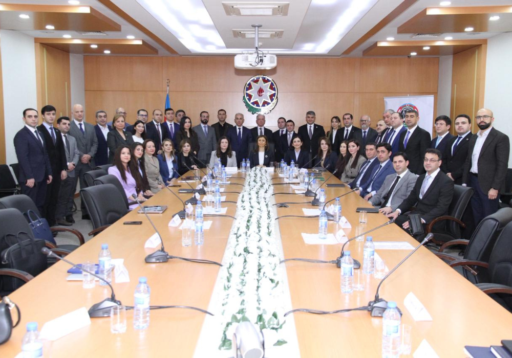 Bakı Kommersiya Məhkəməsində  dəyirmi masa keçirilib